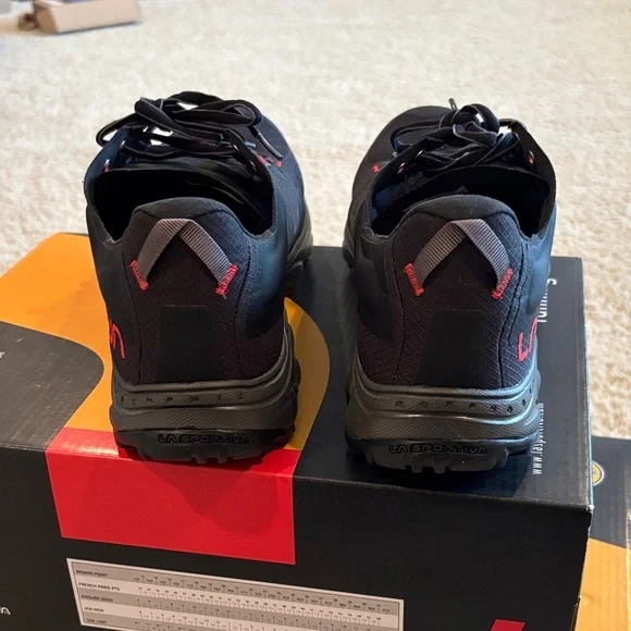La Sportiva HELIOS III mountain running shoes